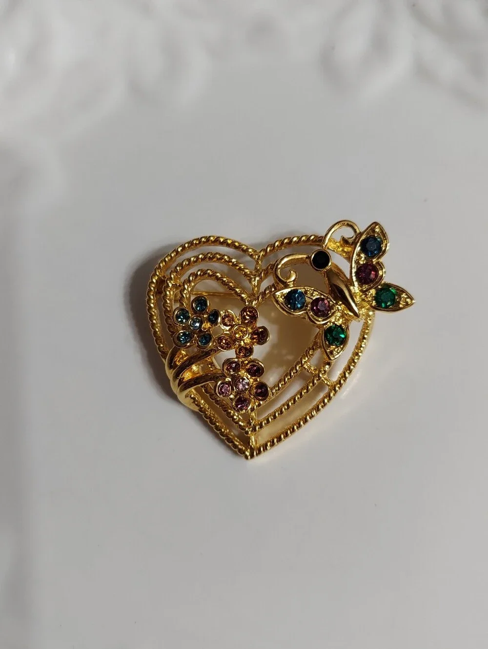 L&J Textured Rope Gold Tone/3-D Faceted Cut Crystal Heart w/ Butterfly & Flowers